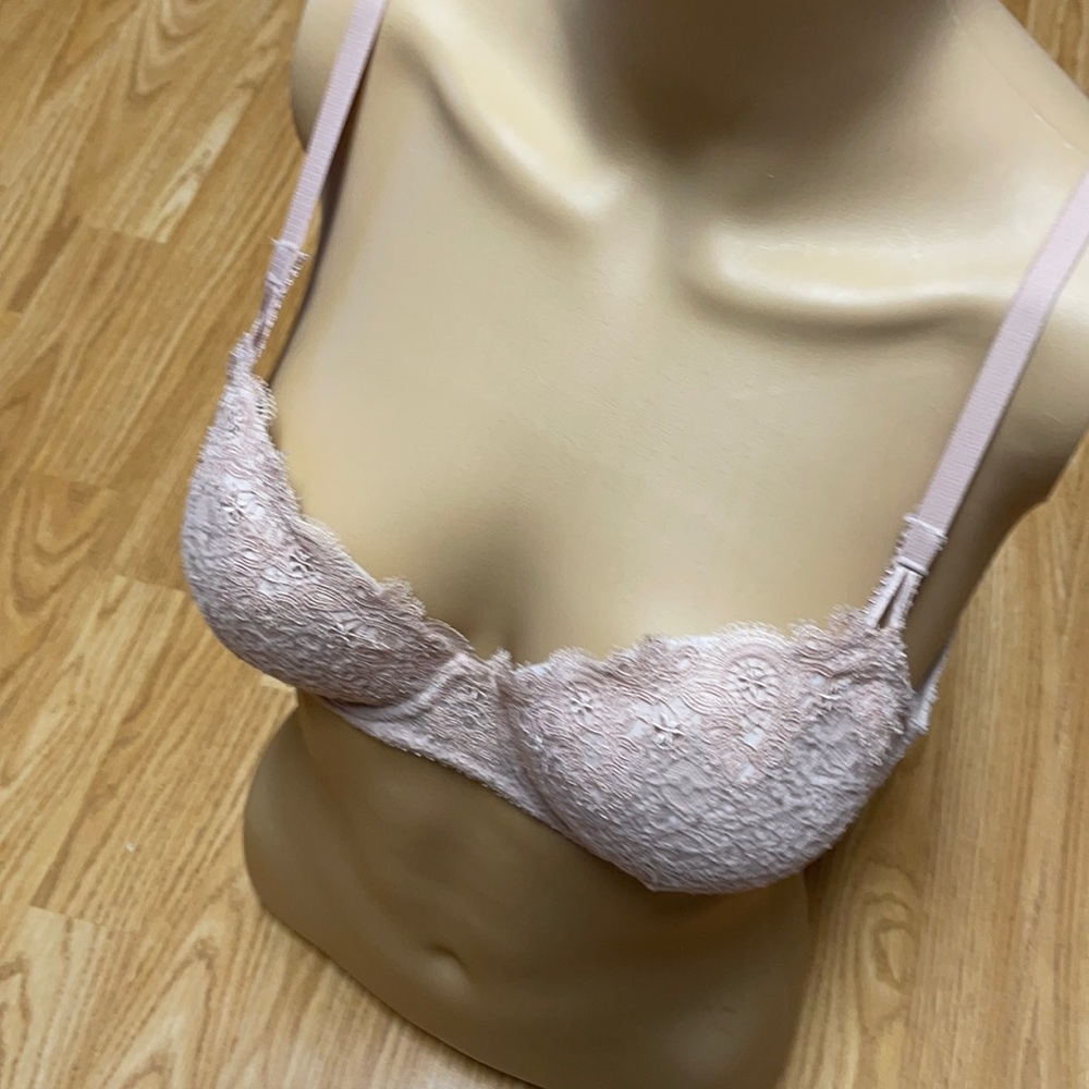 Victoria Secret Size 36B pink lace underwire bra